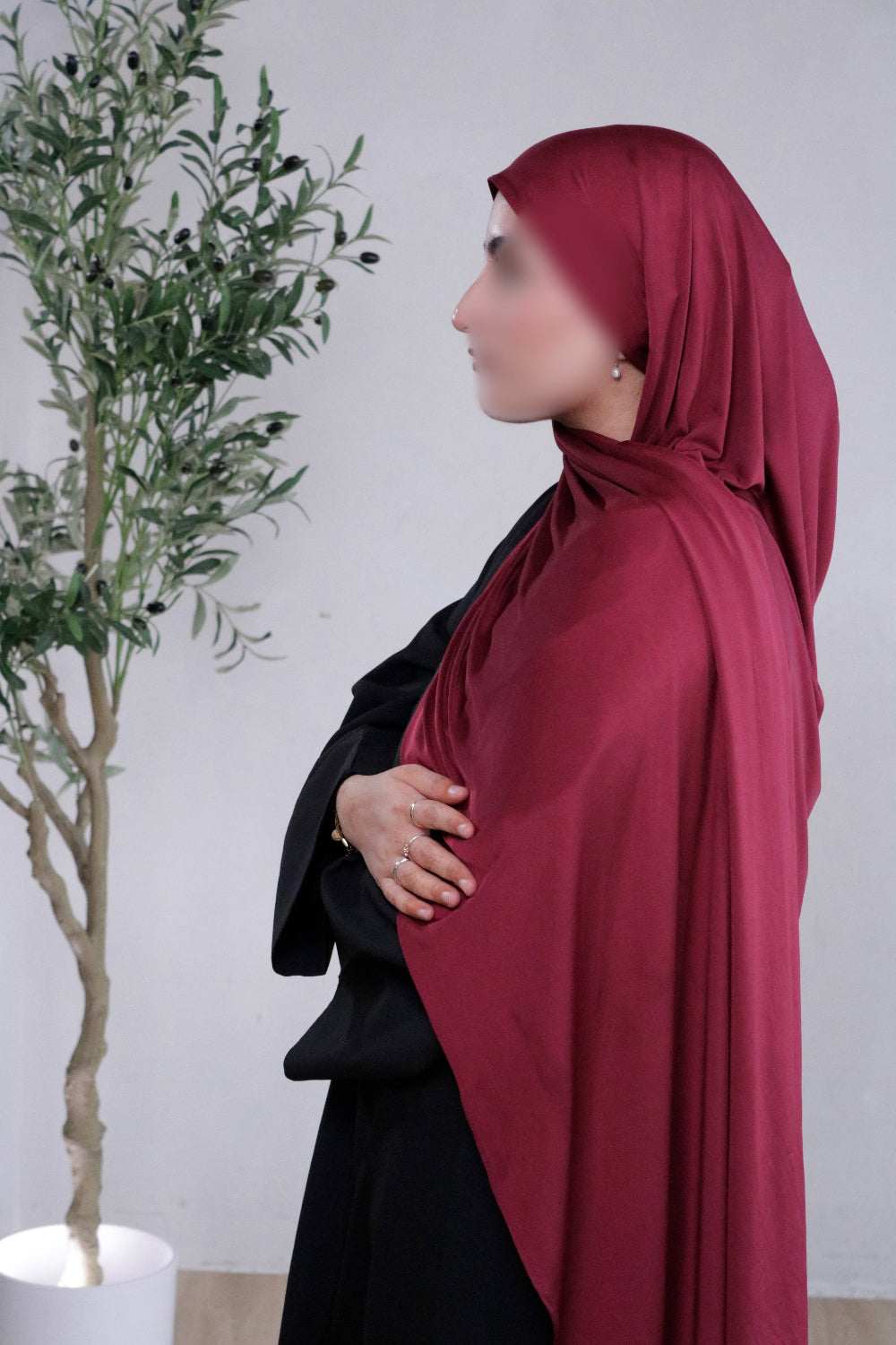 Burgundy liquid jersey hijab – Zahriya