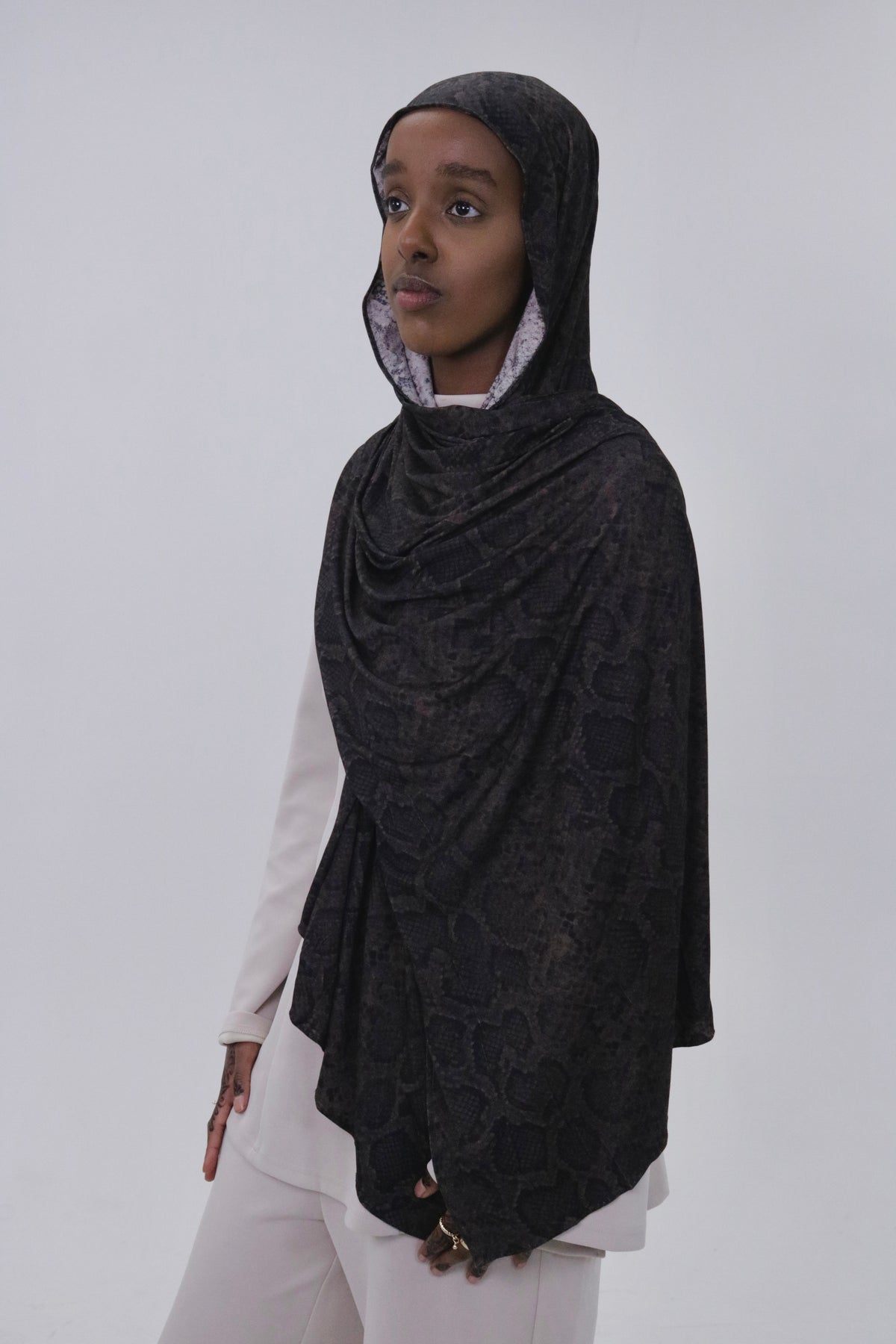 Crocodile print jersey hijab – Zahriya